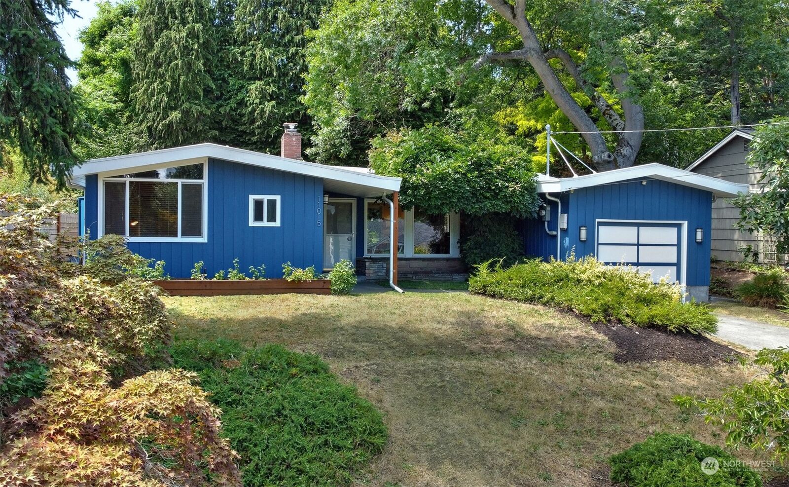 Property Photo: 11015 28th Avenue NE WA 98125