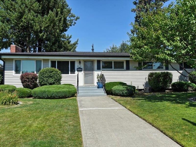 Property Photo: 3430 W Taft Dr WA 99208