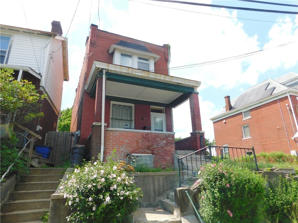 Property Photo: 1323 Pointview St PA 15206