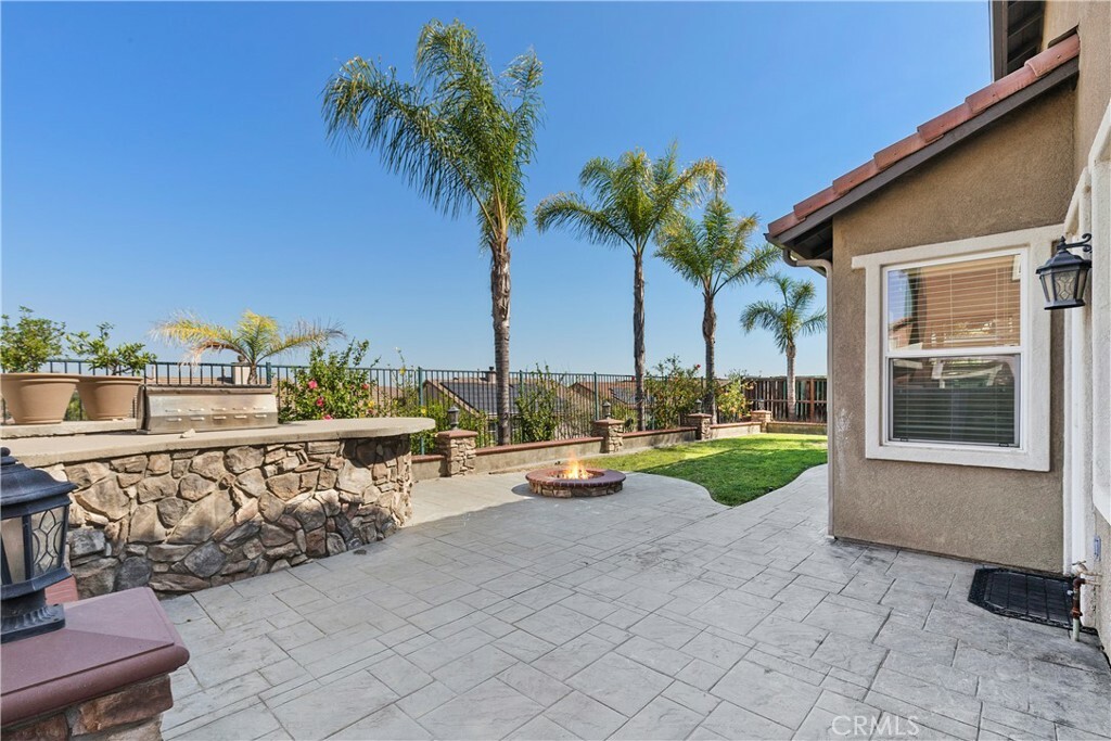 Property Photo:  27488 Murrieta Oaks Avenue  CA 92562 