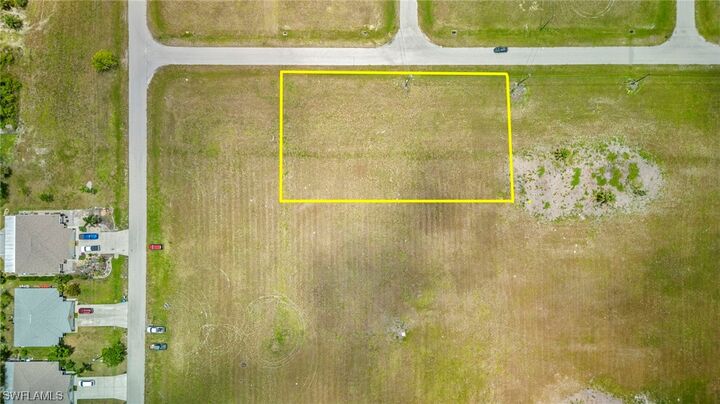 Property Photo:  1704 NE 21st Street  FL 33909 