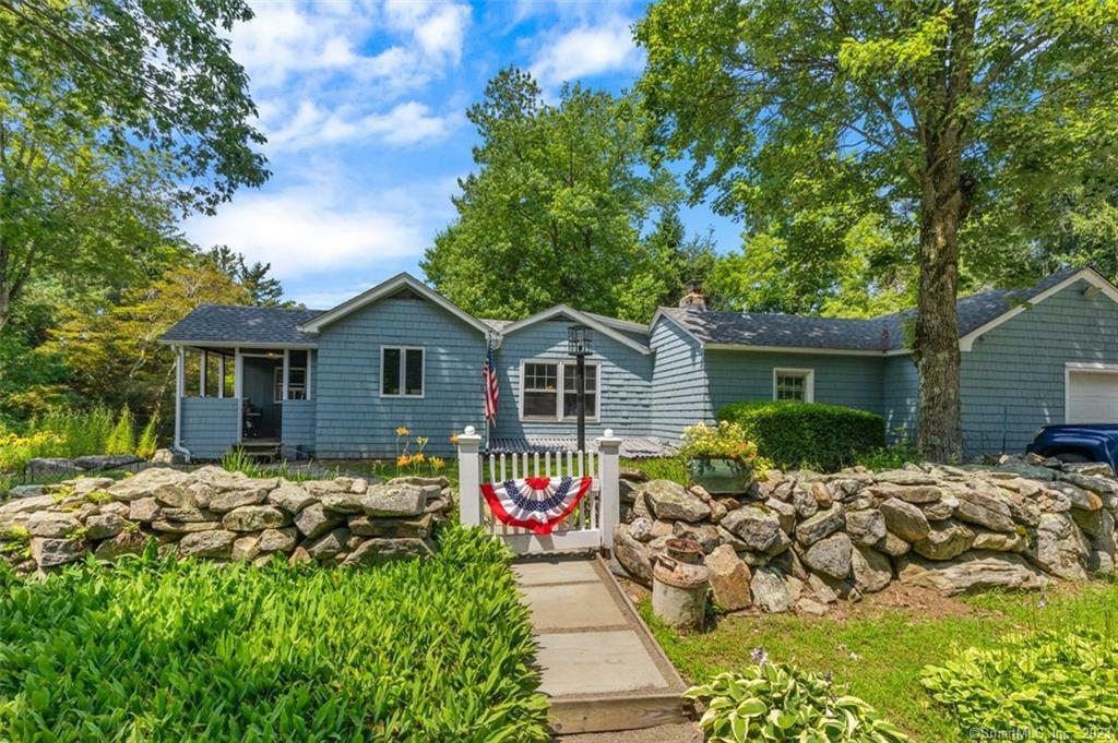 Property Photo:  17 Old Fairwood Road  CT 06524 