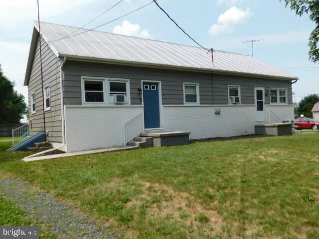 Property Photo: 52 E Hanover Street PA 17325