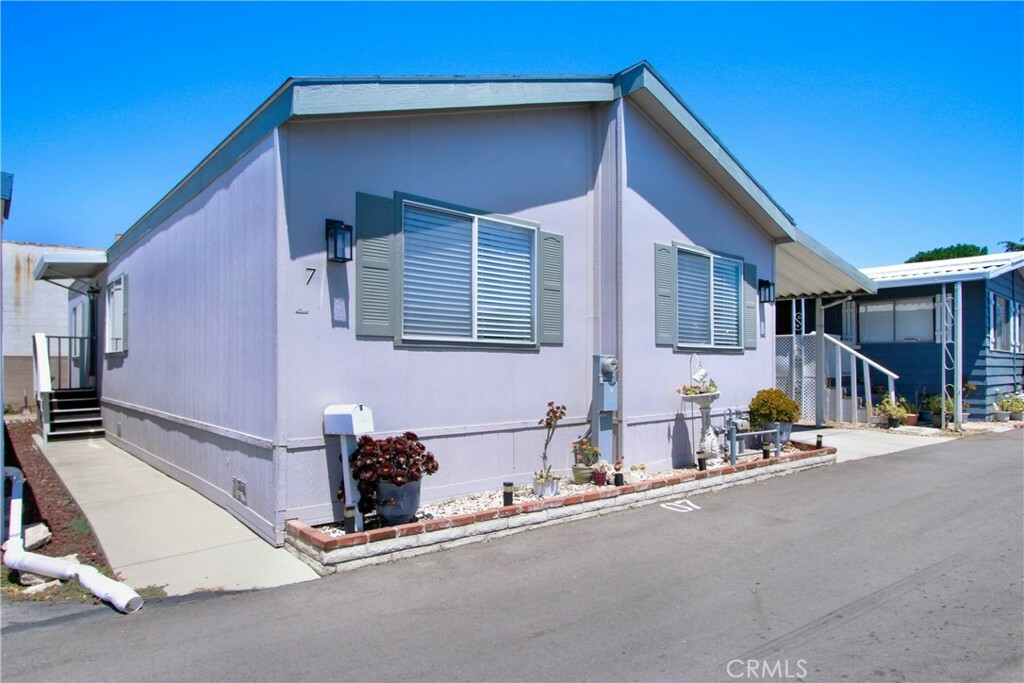 Property Photo:  2717 Arrow Highway 7  CA 91750 