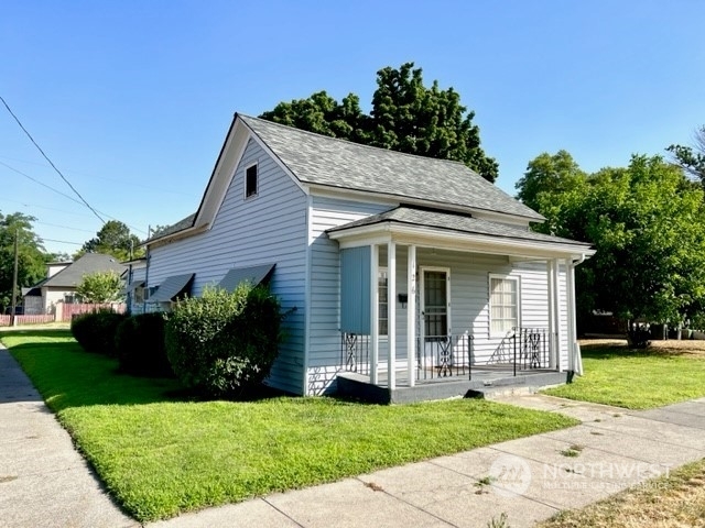 Property Photo:  126 W Pine Street  WA 99362 