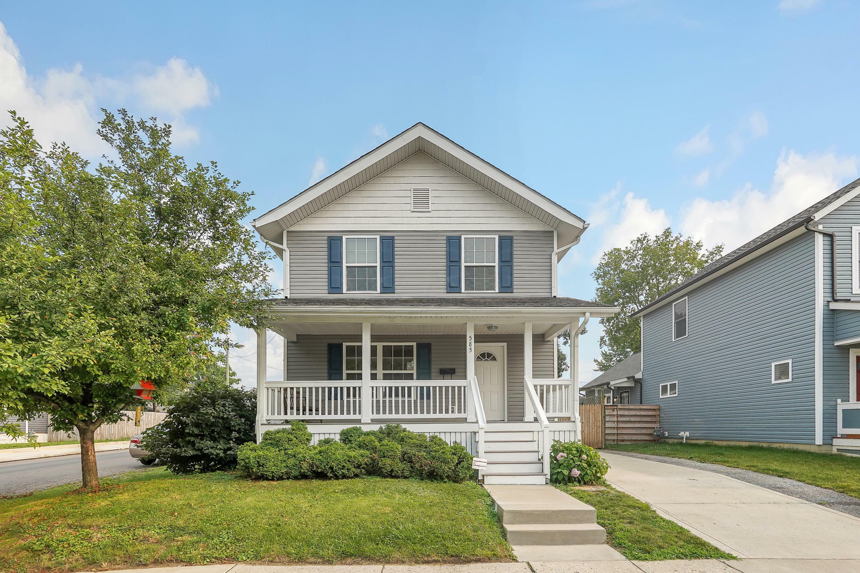 Property Photo: 585 Siebert Street OH 43206