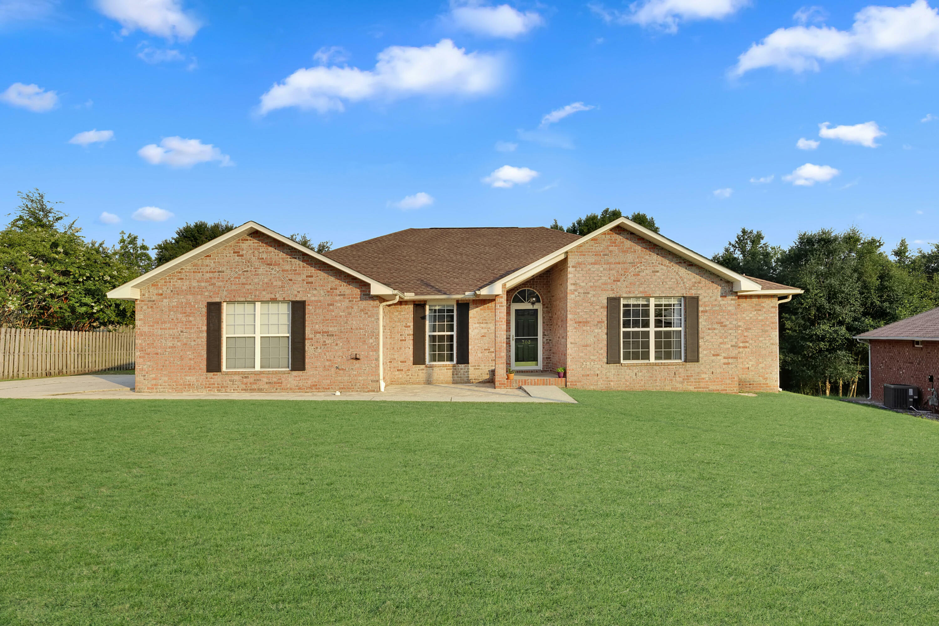 Property Photo: 703 Denise Drive FL 32536