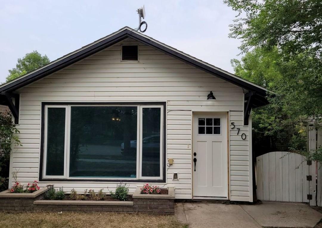 Property Photo: 570 3 Avenue W AB T0J 0Y3