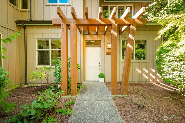 Property Photo: 5424 Snow Goose Lane 305 WA 98230