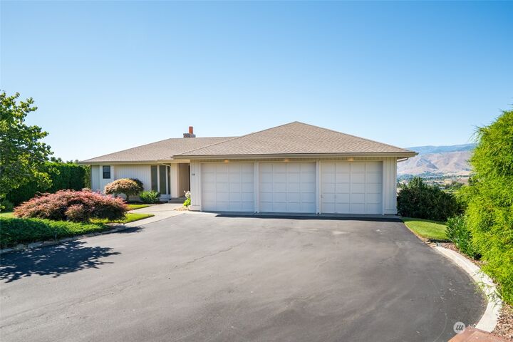 Property Photo: 119 Heather Lane WA 98801