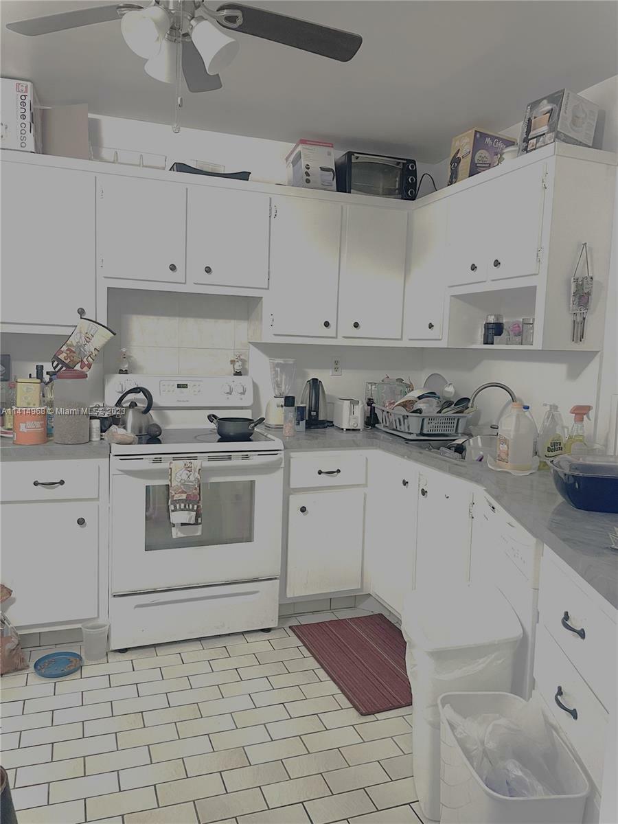 Property Photo:  1750 NE 191st St 213-2  FL 33179 