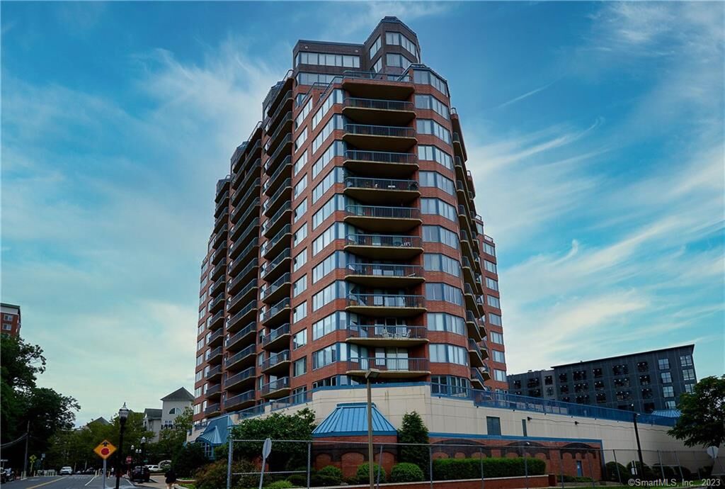 Property Photo:  25 Forest Street 8J  CT 06901