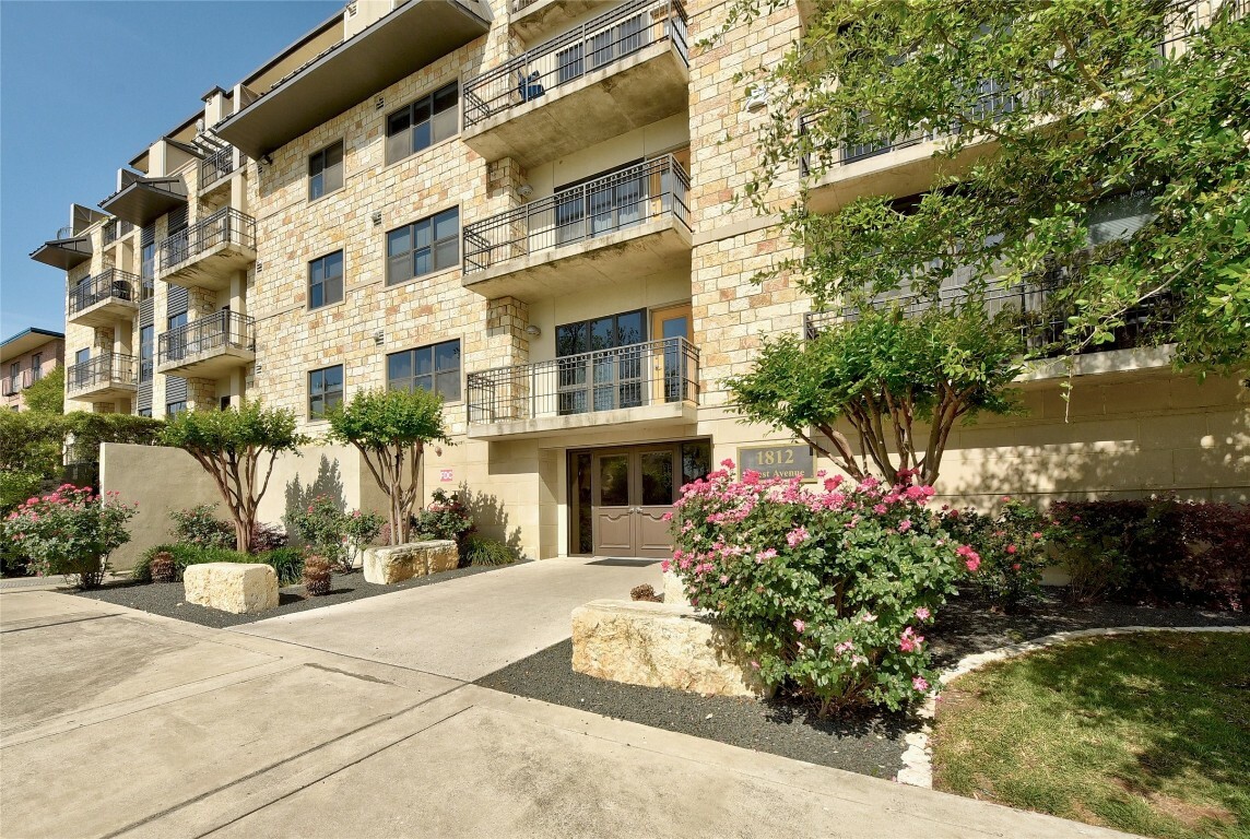 Property Photo:  1812 West Avenue 308  TX 78701 