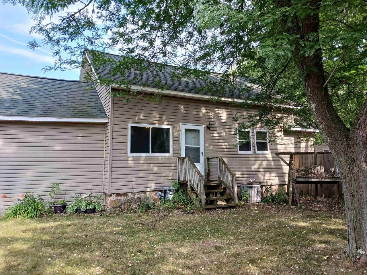 Property Photo:  1430 Chestnut Street  WI 54494