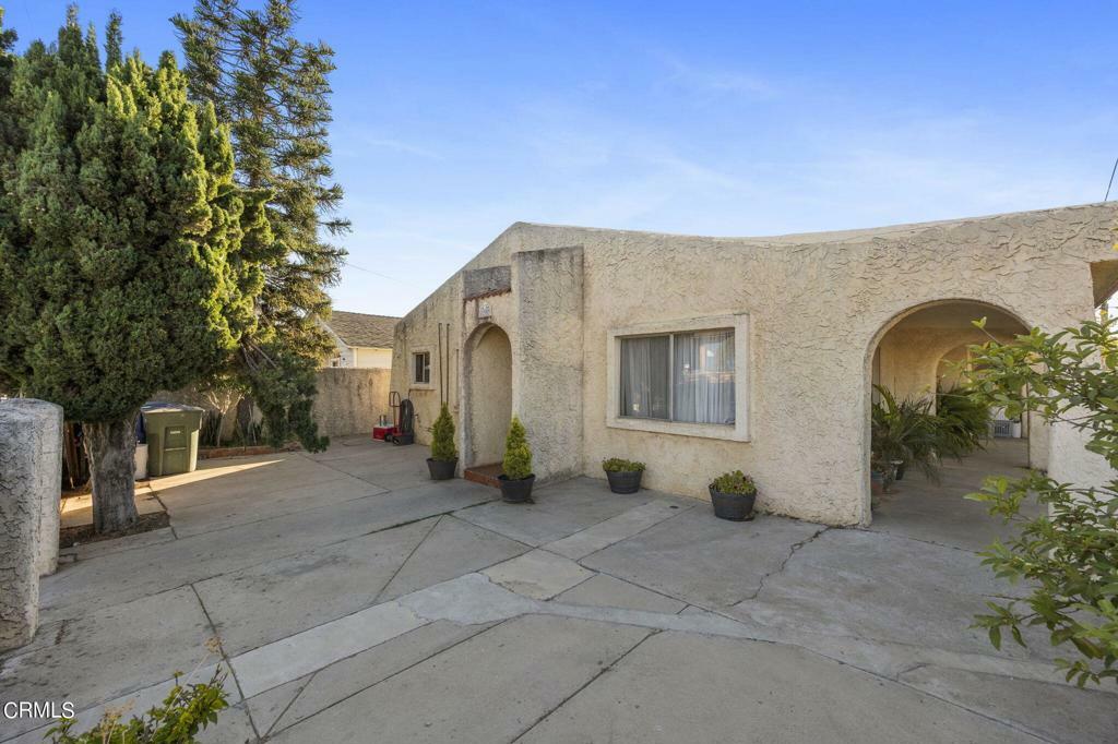 Property Photo:  11393 Azahar Street  CA 93004 