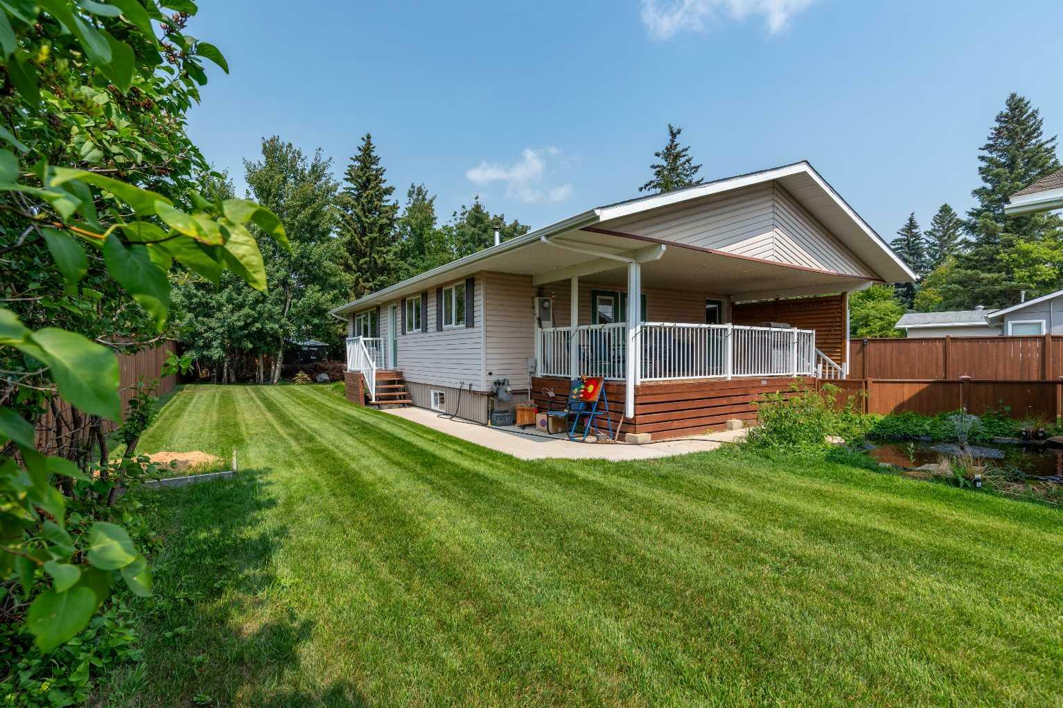 Property Photo: 402 2nd Avenue East SK S0M 1M0