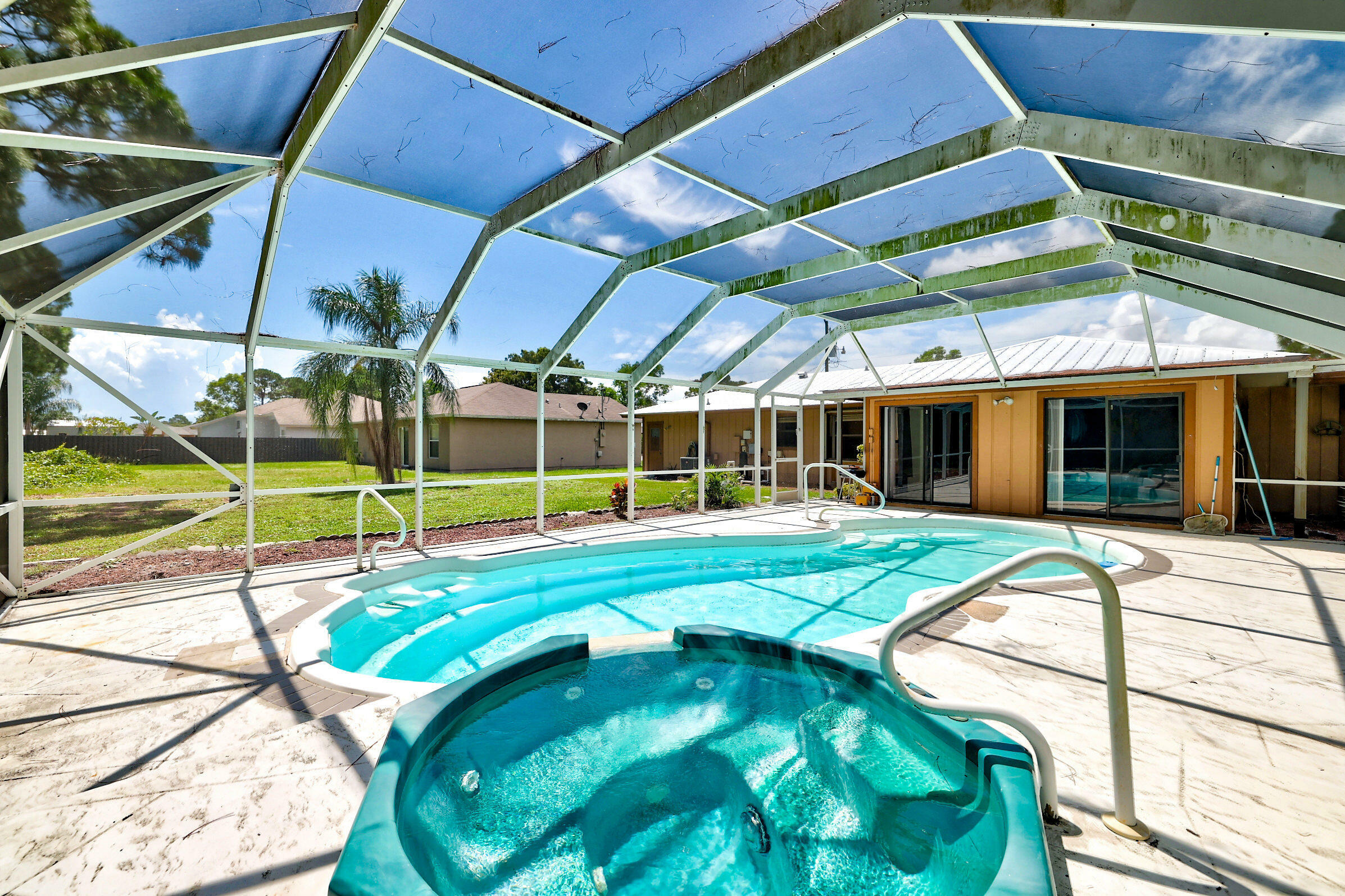 Property Photo:  2749 SE Mariposa Avenue  FL 34952 