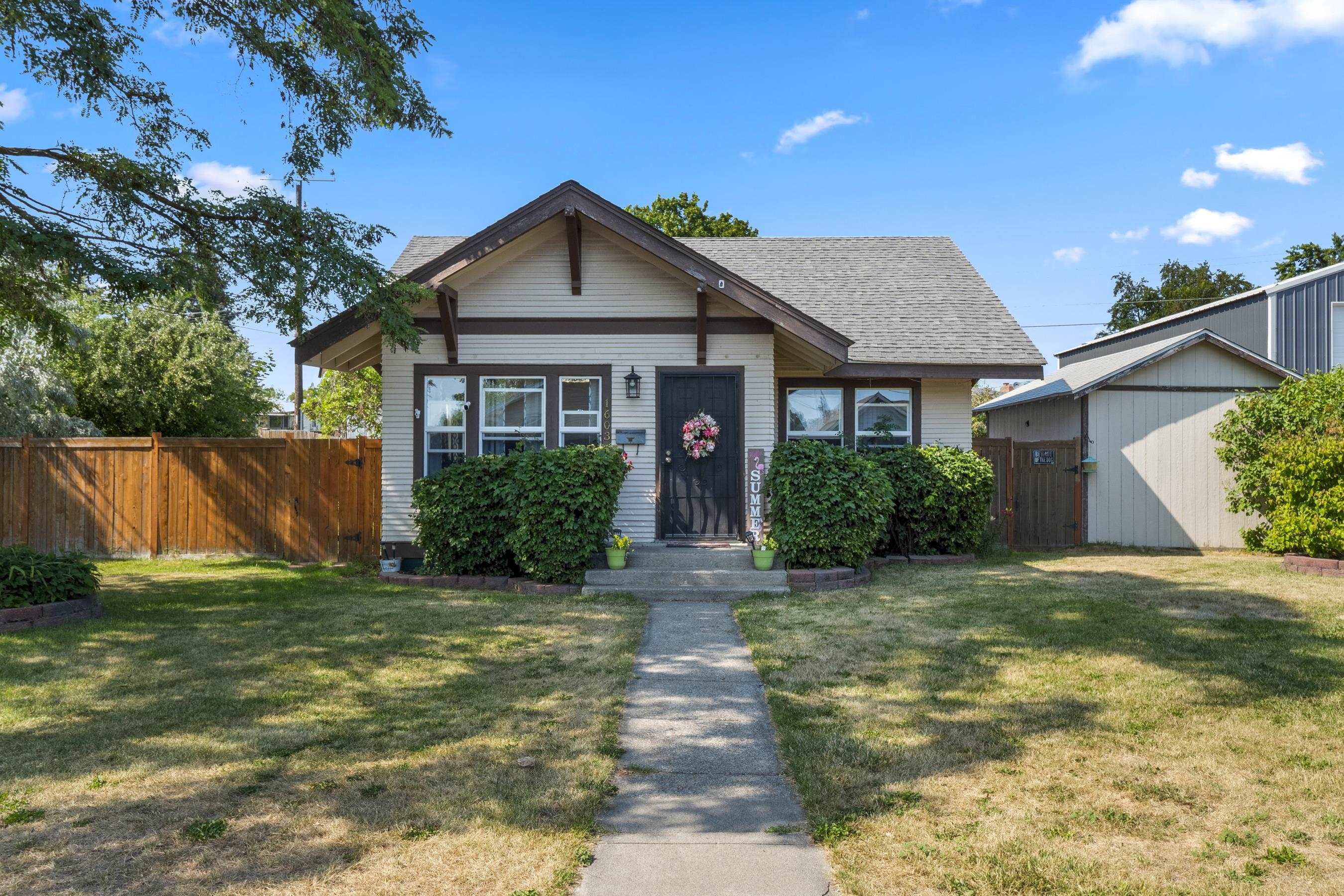 Property Photo: 1603 E Garland Ave WA 99207