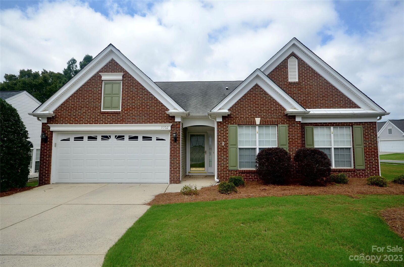 Property Photo: 9702 Kestral Ridge Drive NC 28269