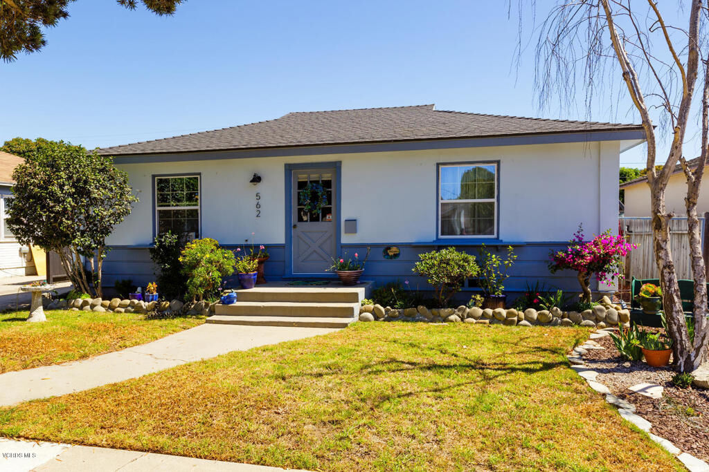 Property Photo:  562 Howard Street  CA 93003 