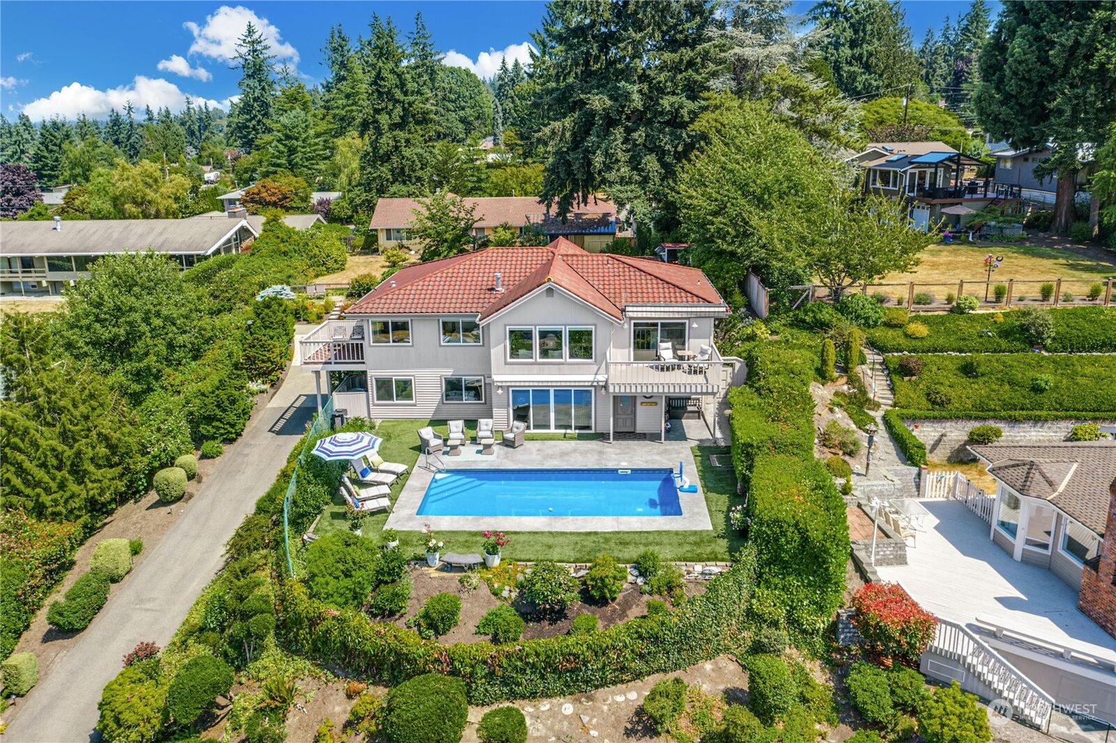 Property Photo:  15564 62nd Avenue NE  WA 98028