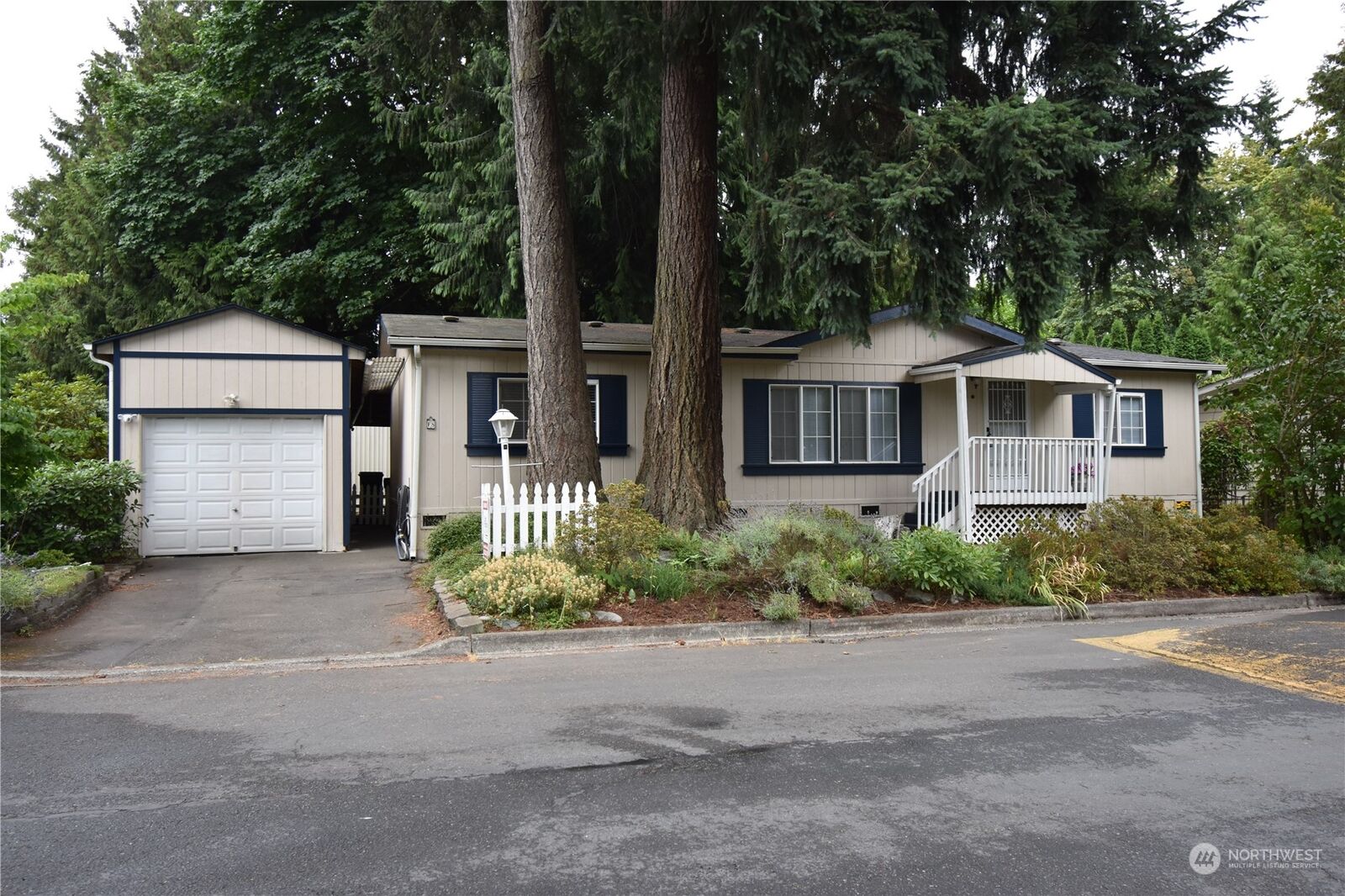 3 bed Auburn home for sale 800 29th Street SE F8, Auburn, WA 98002