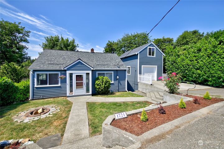 1721 N Lafayette Avenue  Bremerton WA 98312 photo