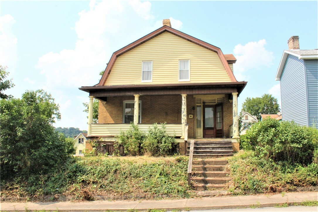 Property Photo:  622 N 2nd St  PA 15613 