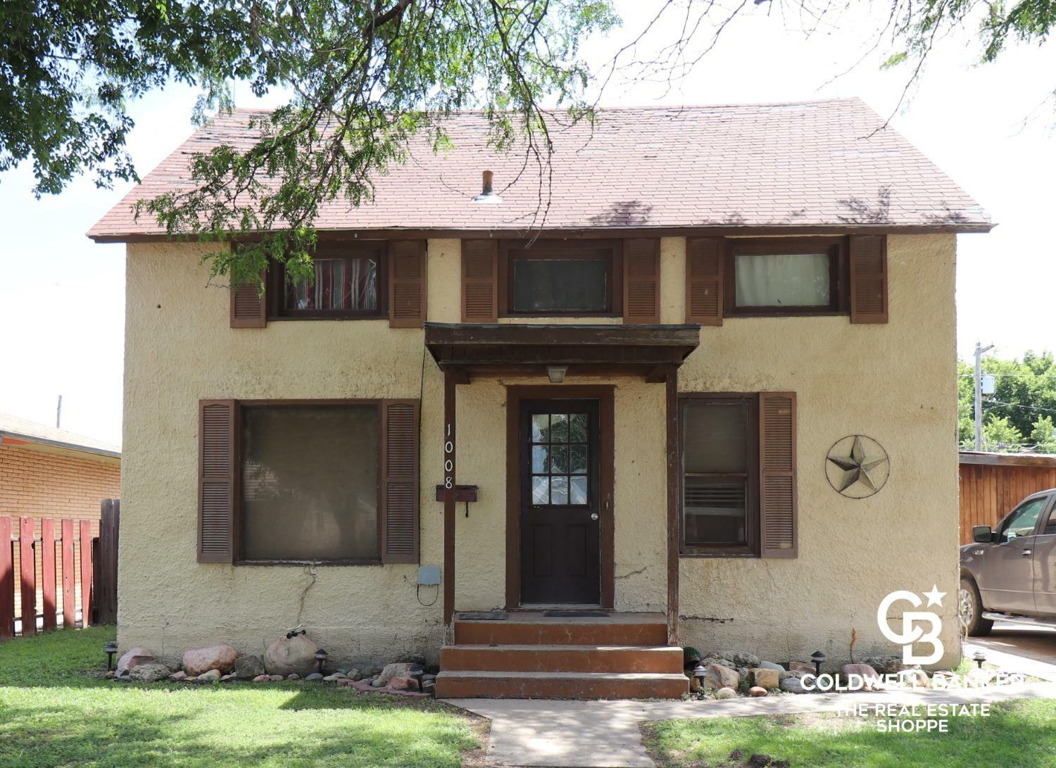 Property Photo:  1008 Court Street  KS 67871 