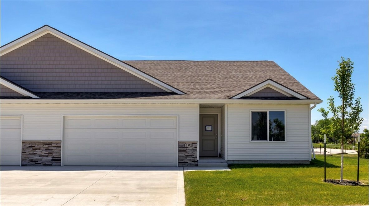 Property Photo:  1105 NE 56th Street  IA 50021 