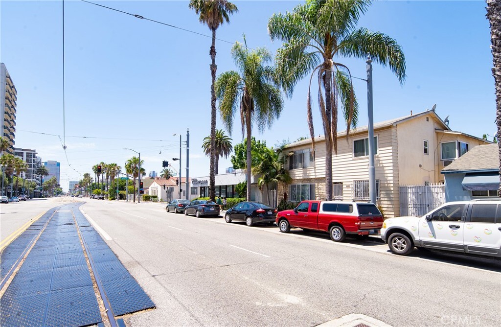 Property Photo:  815 Pacific Avenue 7  CA 90813 