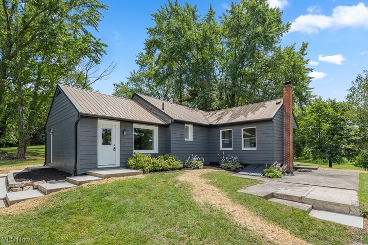 1865 Faircrest Street SE  Canton OH 44707 photo