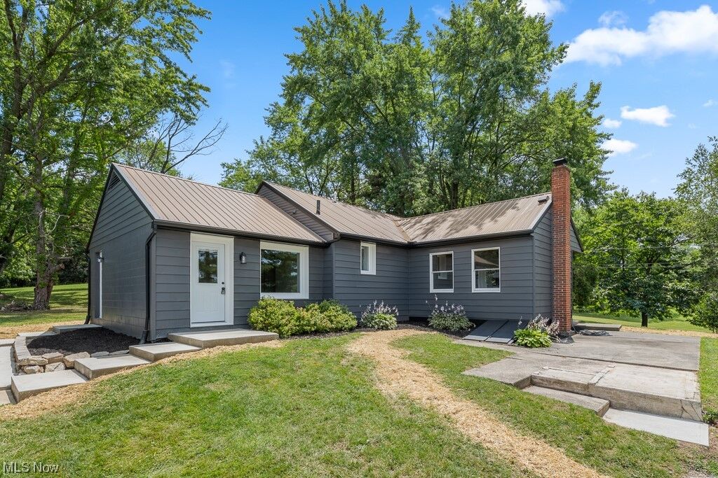 Property Photo:  1865 Faircrest Street SE  OH 44707