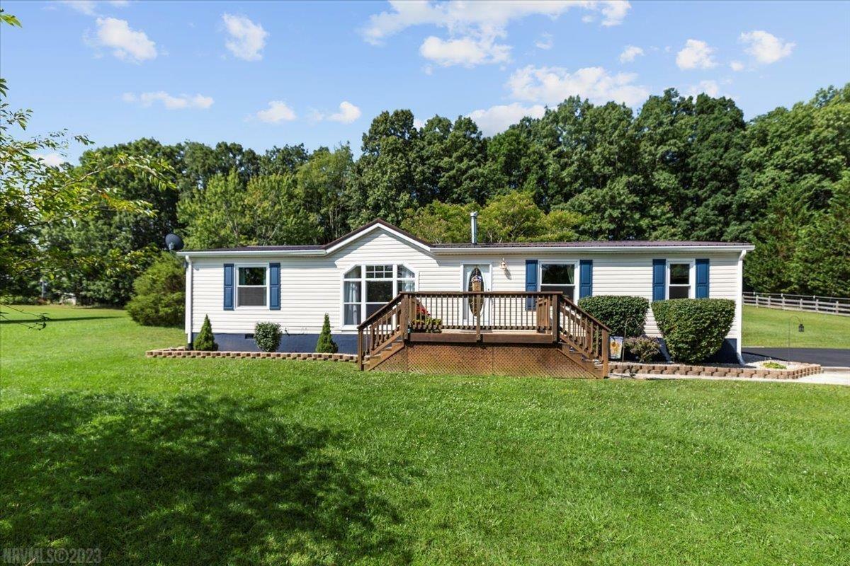 Property Photo:  3266 Mud Pike  VA 24073 