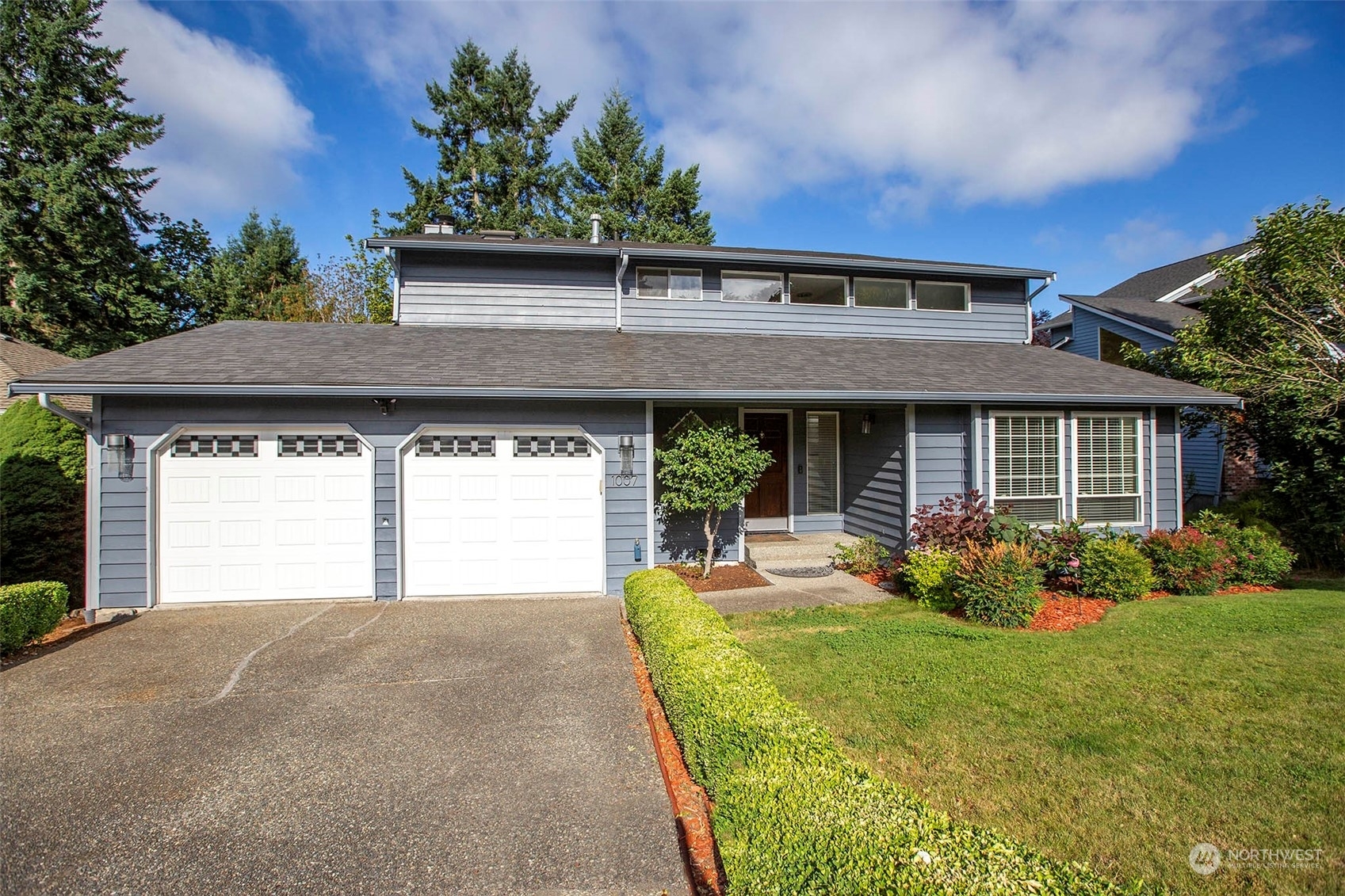 Property Photo:  1007 221st Avenue NE  WA 98074 