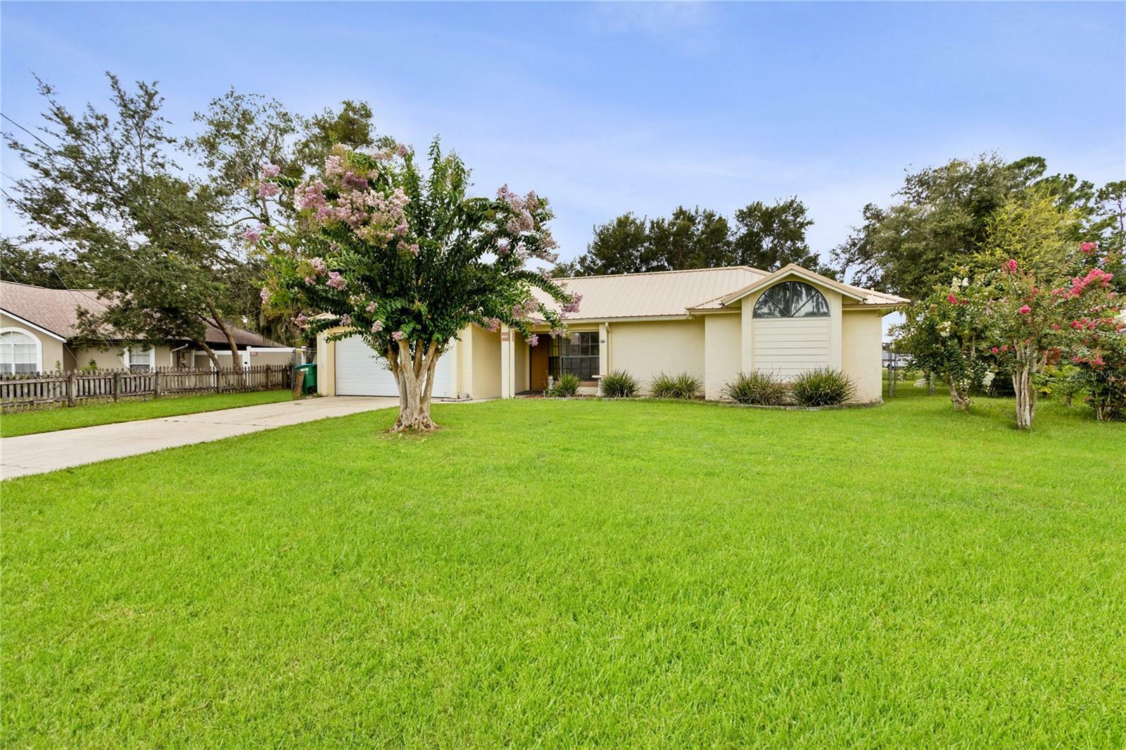 Property Photo: 2185 Vance Road FL 32738