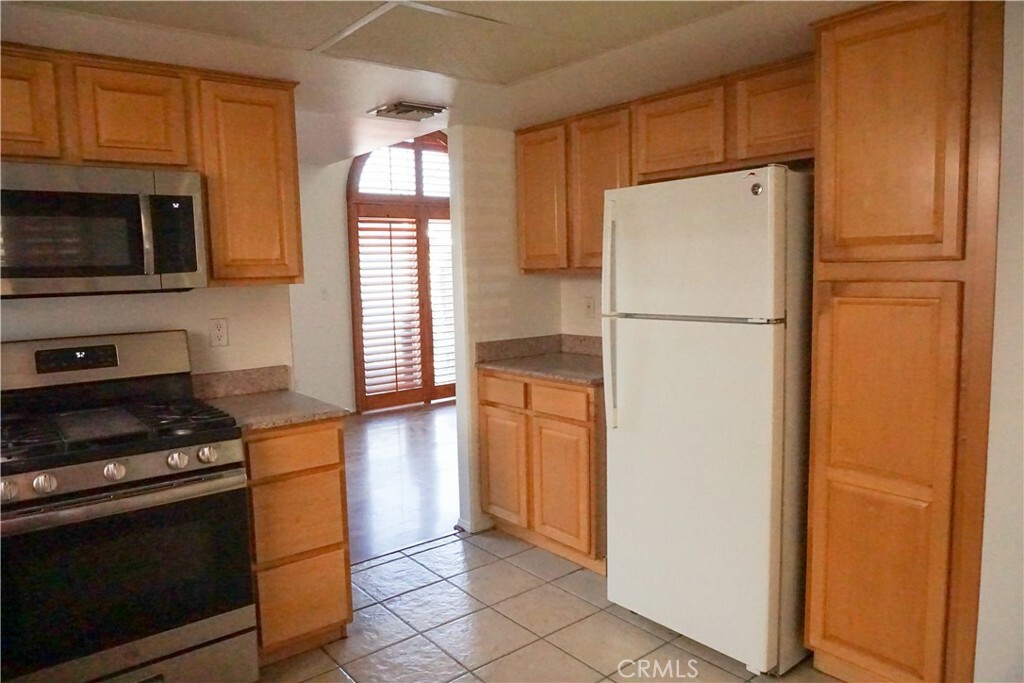 Property Photo:  17740 Merridy Street 5  CA 91325 