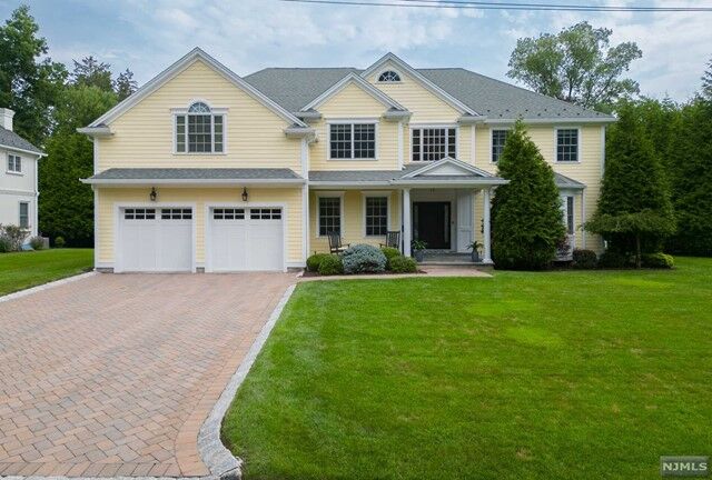 Property Photo:  15 Taylor Place  NJ 07640 