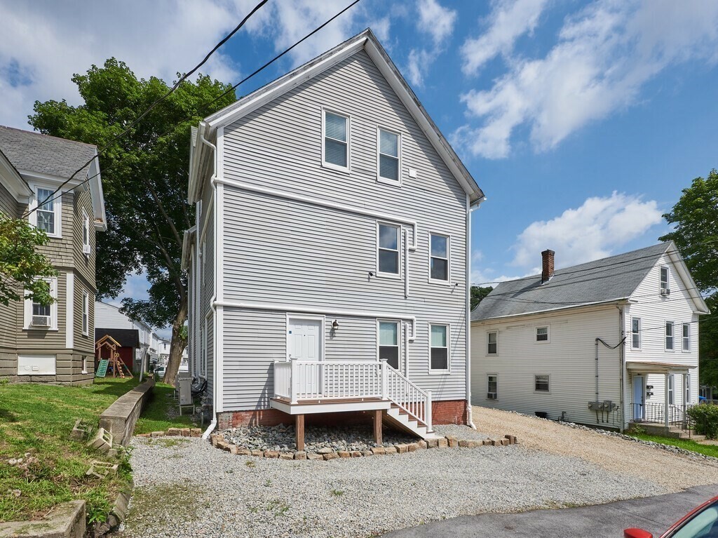 Property Photo:  42 Whipple St  MA 01607 