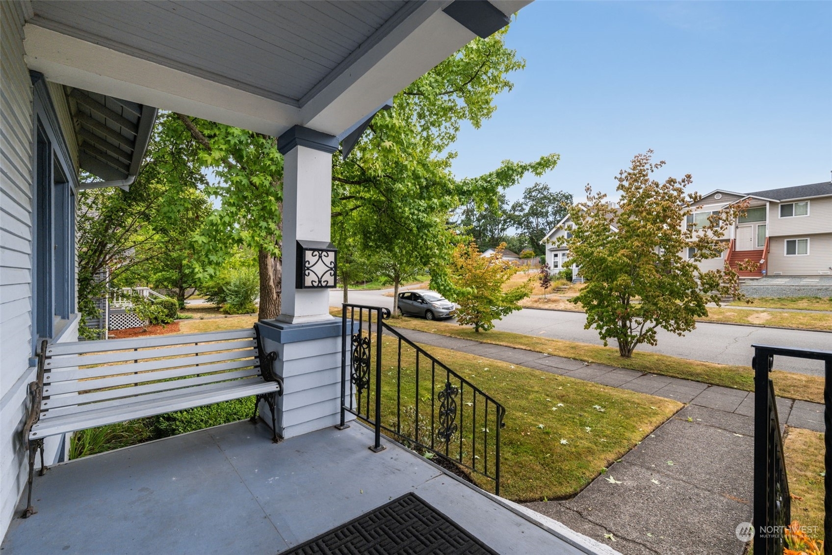 Property Photo:  2327  Cedar Street  WA 98201 