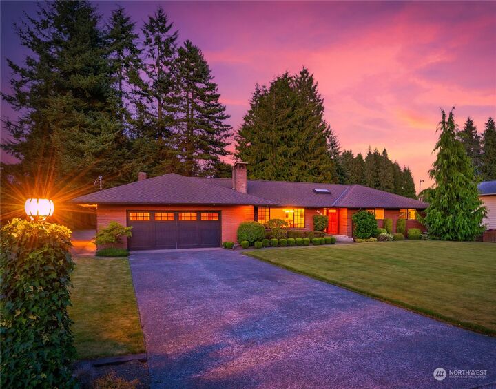 Property Photo:  4819  83rd Avenue SE  WA 98290 