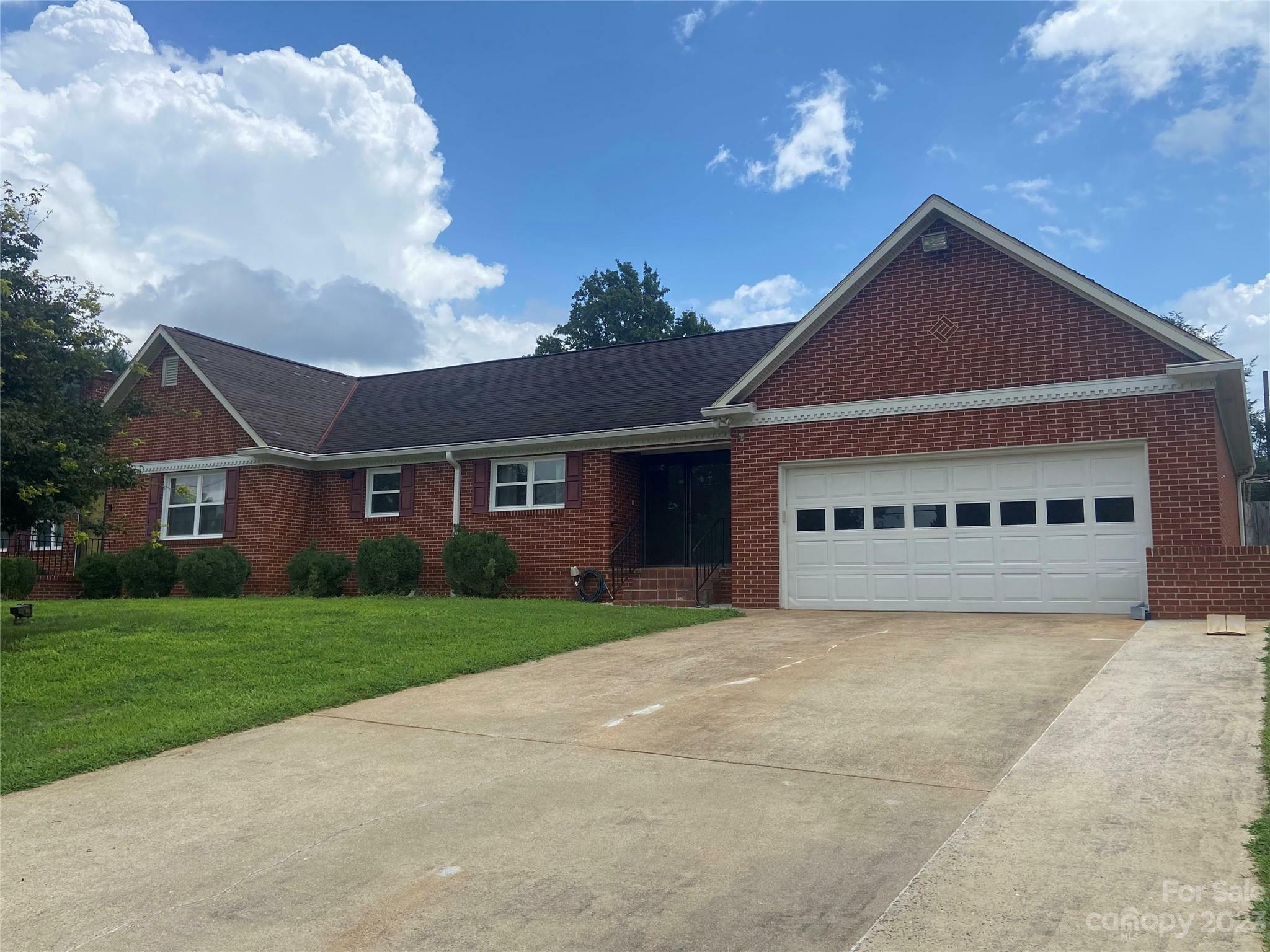 Property Photo:  106 N Matthews Street  NC 28655 