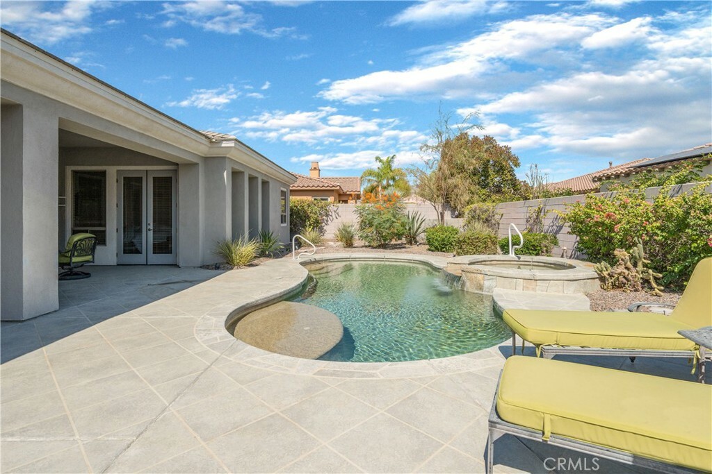 Property Photo: 74086 Via Pellestrina CA 92260