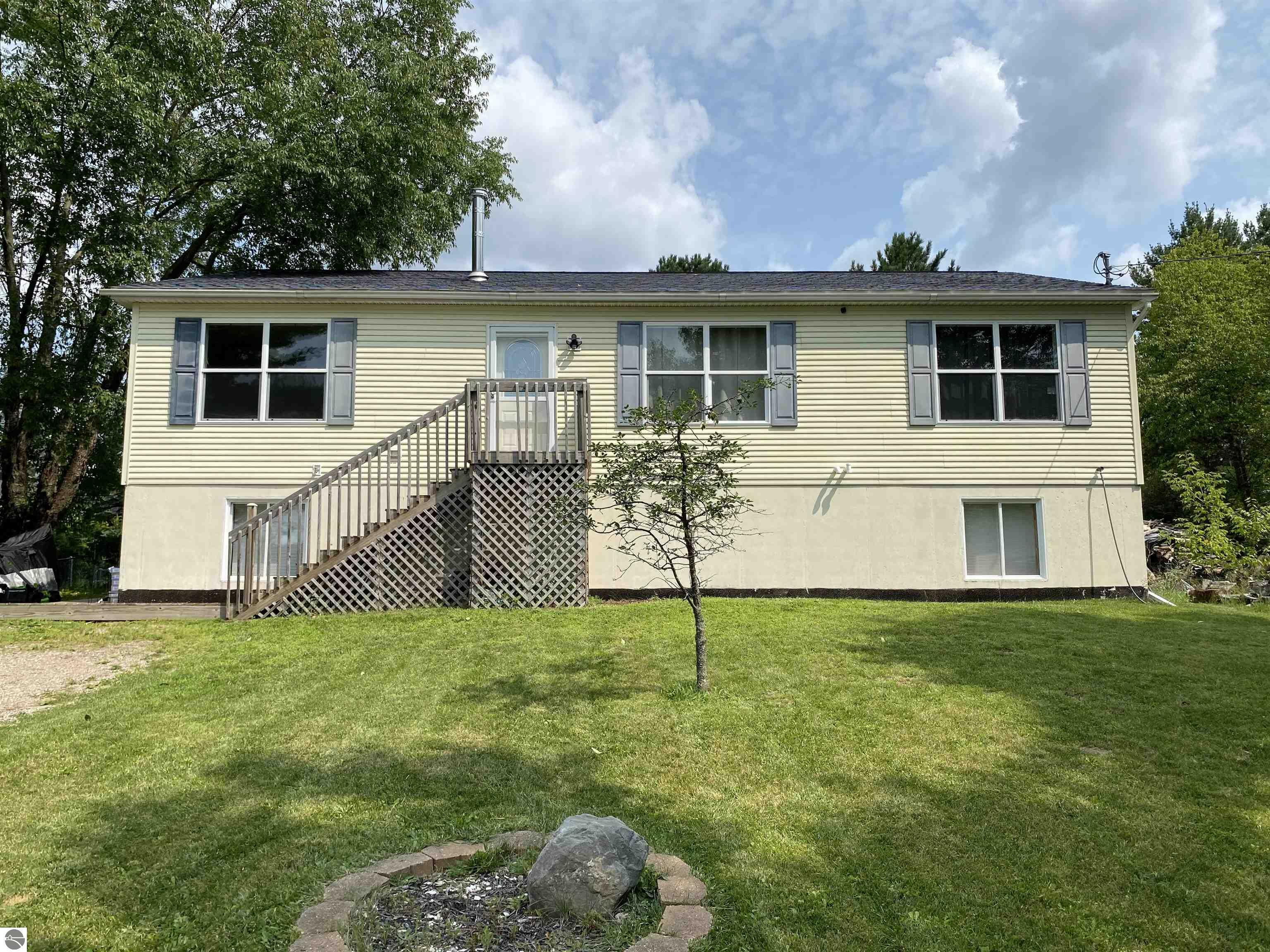 Property Photo:  602 Maplewood Drive  MI 49677 