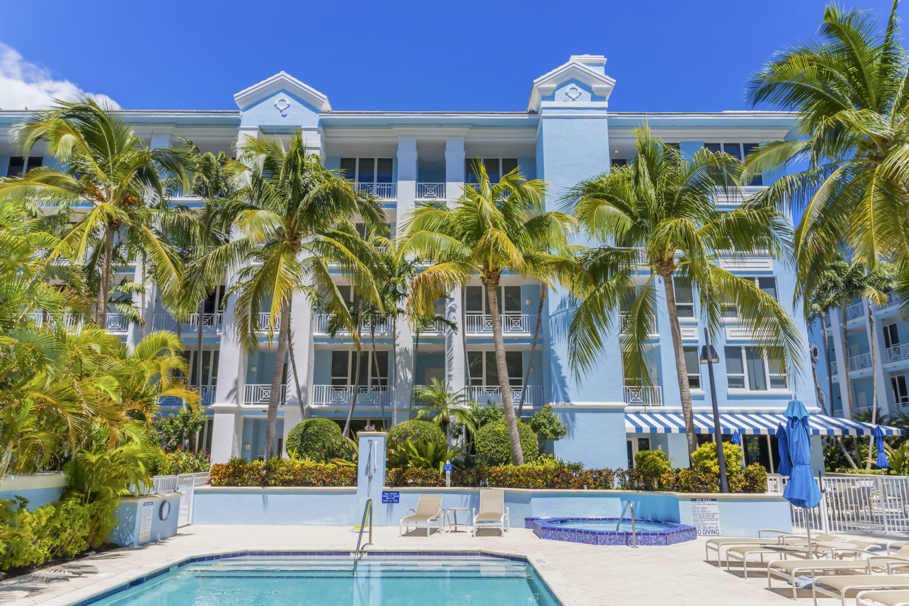 Property Photo: 701 SE 21st Avenue 204 FL 33441