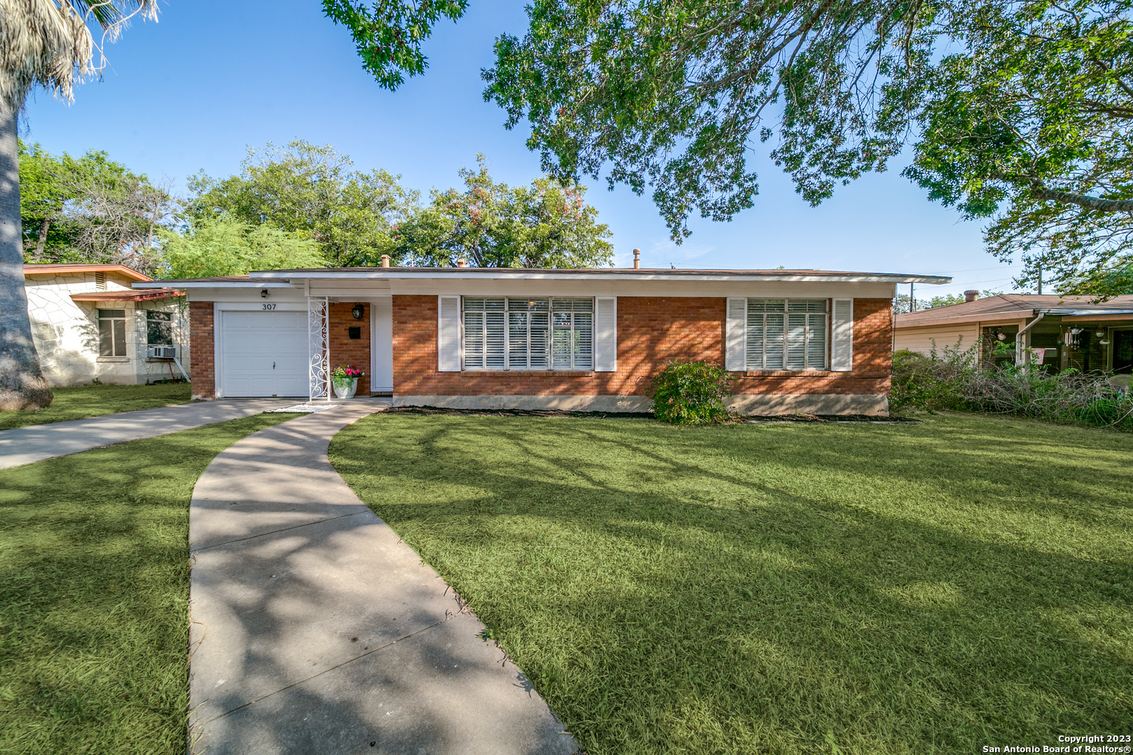 Property Photo:  307 Westhill Pl  TX 78201 