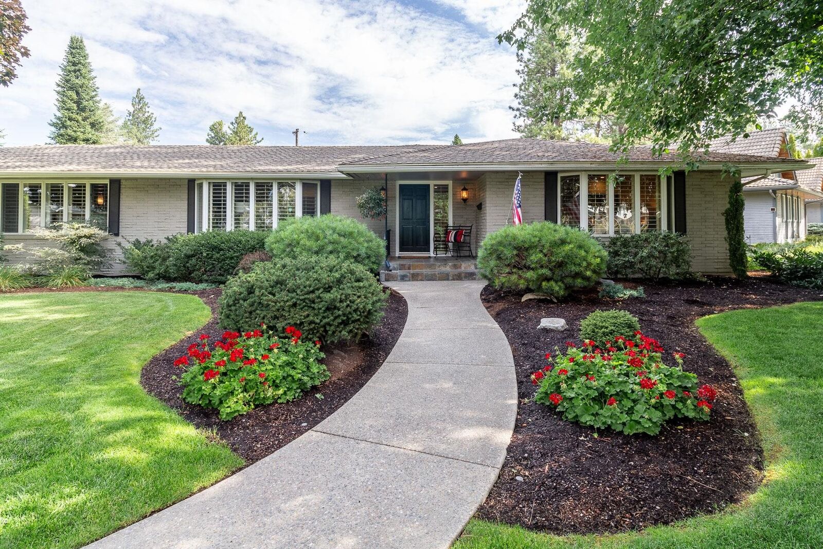 Property Photo: 3259 S Jefferson St WA 99203