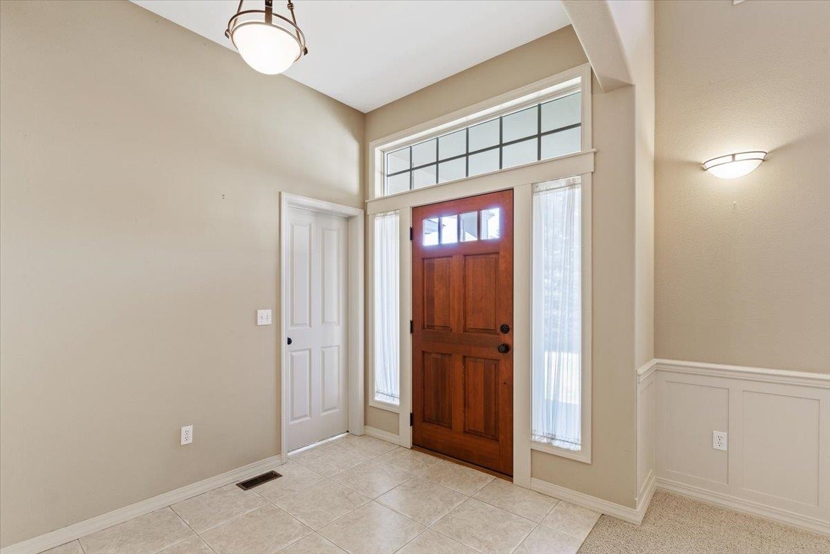 Property Photo: 1004 E Golden Ct WA 99208