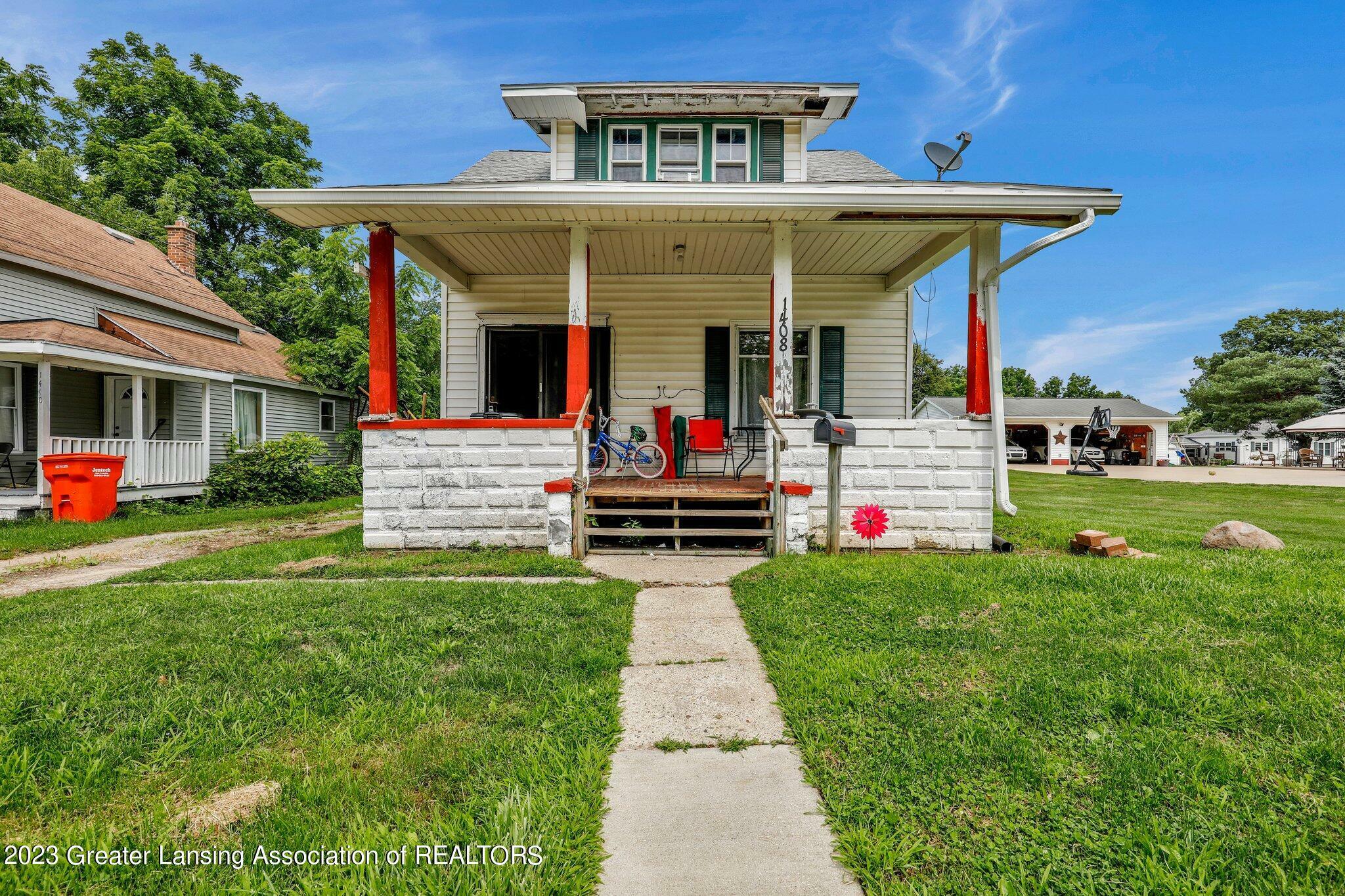 Property Photo:  1408 W Stewart Street  MI 48867 