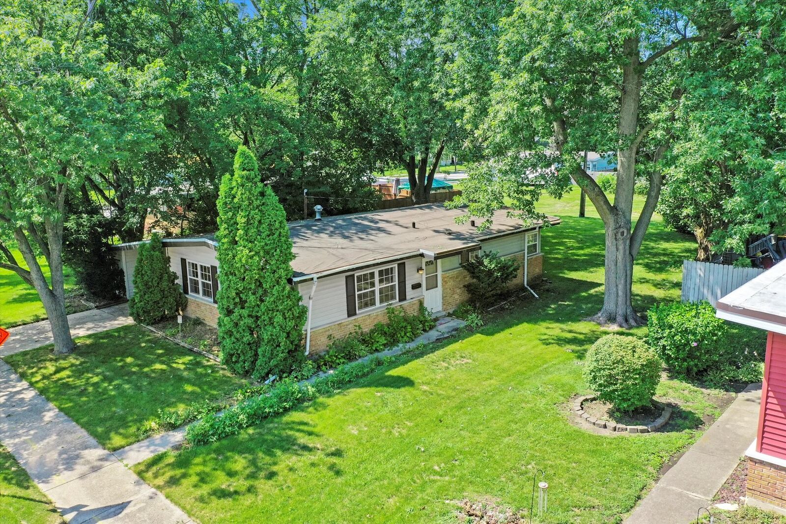 Property Photo:  232 Nauvoo Street  IL 60466 